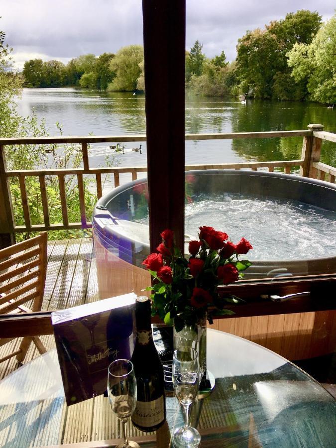 Holly Lodge 12 Hot Tub York Zewnętrze zdjęcie